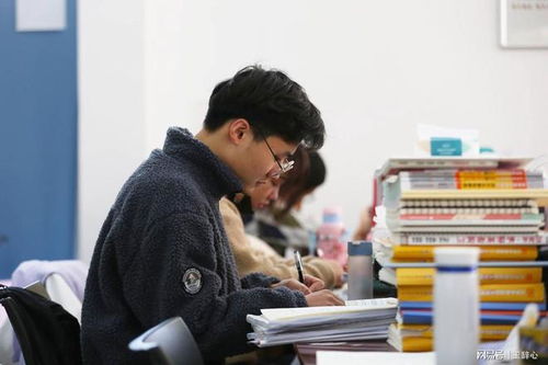 大自考與小自考區(qū)別解析 考試形式、校考與統(tǒng)考，一文讀懂學(xué)歷提升路徑